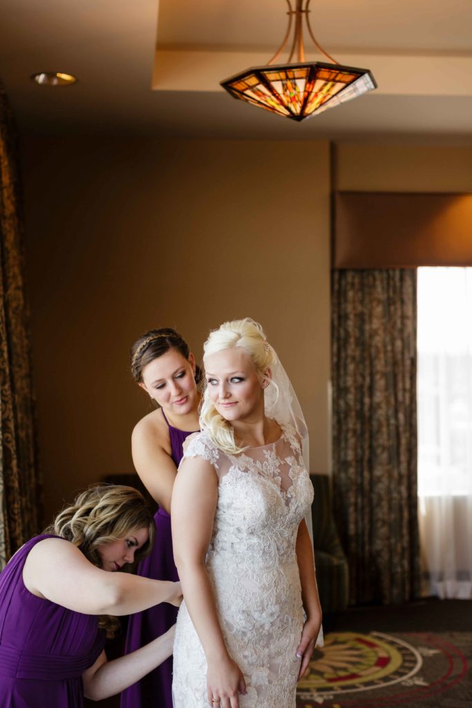 Michigan Wedding Photographer, Double Tree Bay City, Getting Ready